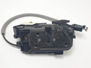 CERRADURA PUERTA TRASERA DERECHA 5TA839016E SEAT ARONA Autodesguaces Alicante