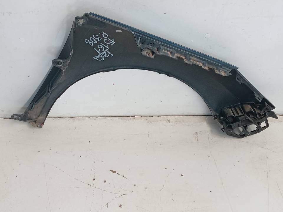 ALETA DELANTERA IZQUIERDA