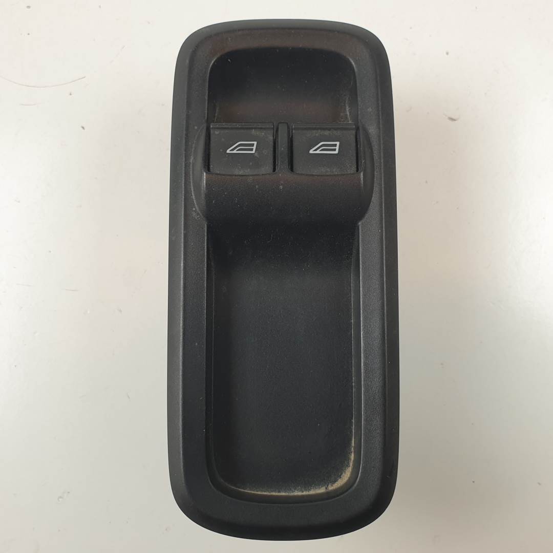 MANDO ELEVALUNAS DELANTERO IZQUIERDO - G1B514A132CA - FORD - KA+ (CDU)