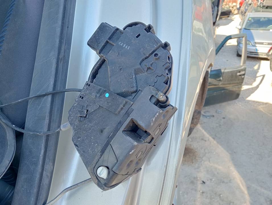 CERRADURA PUERTA TRASERA IZQUIERDA
