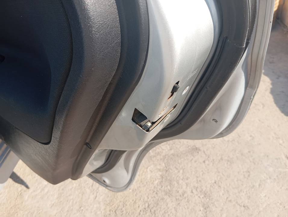 CERRADURA PUERTA TRASERA DERECHA