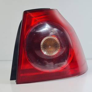 PILOTO TRASERO DERECHO 1K6945096N VOLKSWAGEN GOLF V BERLINA (1K1) Autodesguaces Alicante