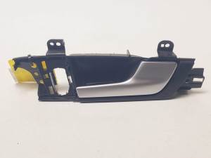 MANETA INTERIOR DELANTERA DERECHA 8P4837020 AUDI A3 SPORTBACK (8P) Autodesguaces Alicante