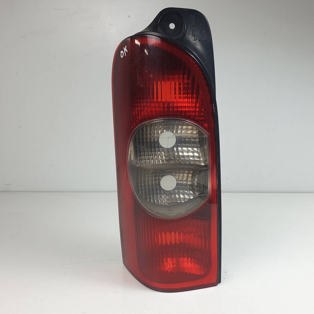 PILOTO TRASERO IZQUIERDO - 8200171472 - RENAULT - MASTER II COMBI