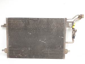 CONDENSADOR / RADIADOR AIRE ACONDICIONADO 3B0260401A VOLKSWAGEN PASSAT VARIANT (3B6) Autodesguaces Alicante