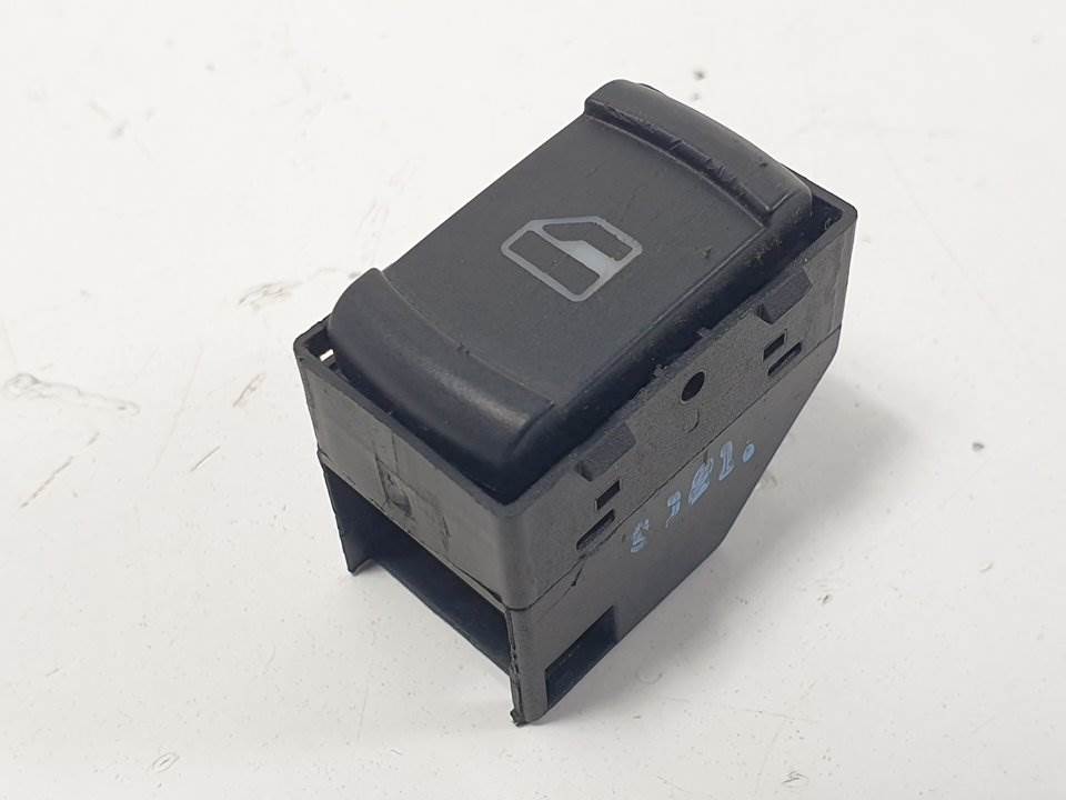 MANDO ELEVALUNAS TRASERO DERECHO - VOLKSWAGEN - PASSAT VARIANT (3B6)