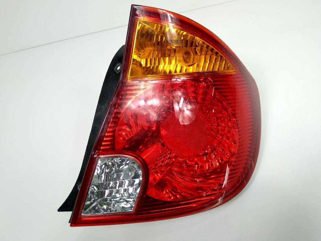 PILOTO TRASERO DERECHO - 92402257 - HYUNDAI - ACCENT (LC)