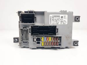 CAJA RELES / FUSIBLES 01368890080 PEUGEOT BIPPER Autodesguaces Alicante