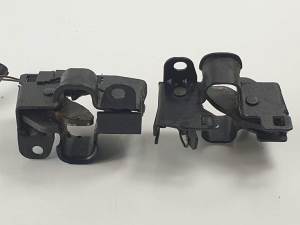 CERRADURA CAPOT A2208800060 MERCEDES CLASE S (W220) BERLINA Autodesguaces Alicante