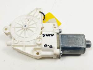 MOTOR ELEVALUNAS DELANTERO DERECHO A1669060301 MERCEDES CLASE M (W166) Autodesguaces Alicante