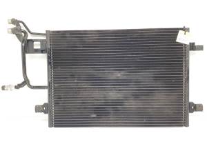 CONDENSADOR / RADIADOR AIRE ACONDICIONADO 8D0260401H AUDI A4 BERLINA (B5) (8D2) Autodesguaces Alicante