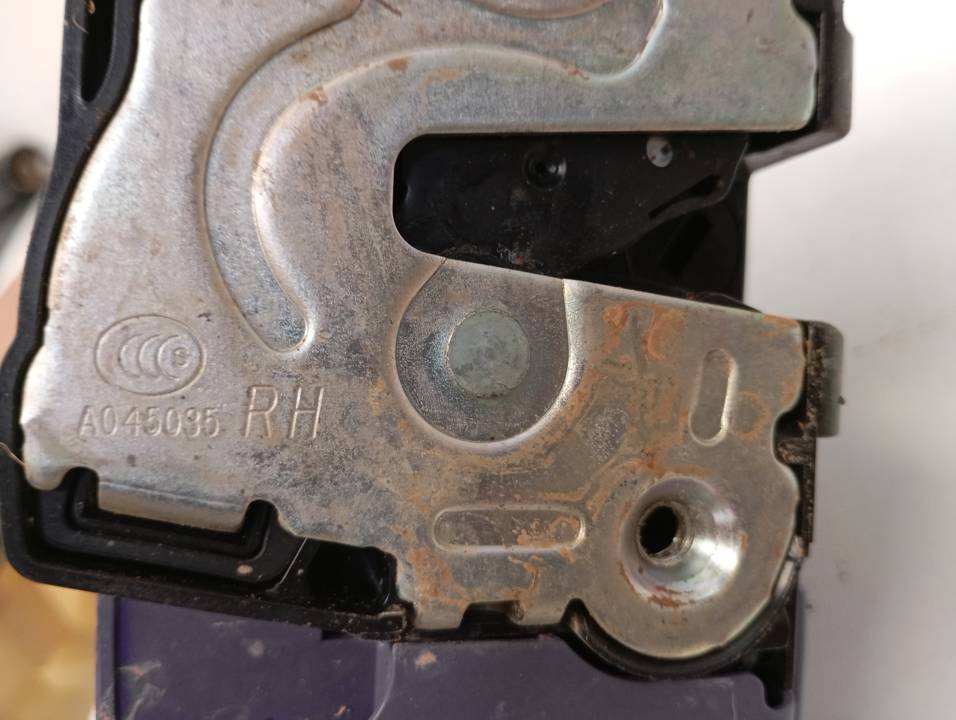 CERRADURA PUERTA TRASERA DERECHA