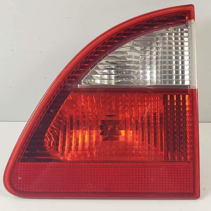 PILOTO TRASERO DERECHO INTERIOR - 7M5945094B - FORD - GALAXY (VY)