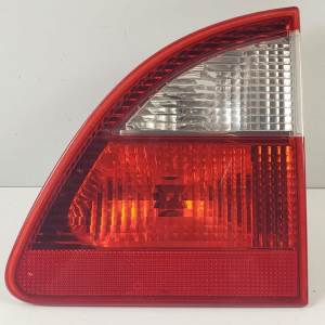 PILOTO TRASERO DERECHO INTERIOR 7M5945094B FORD GALAXY (VY) Autodesguaces Alicante