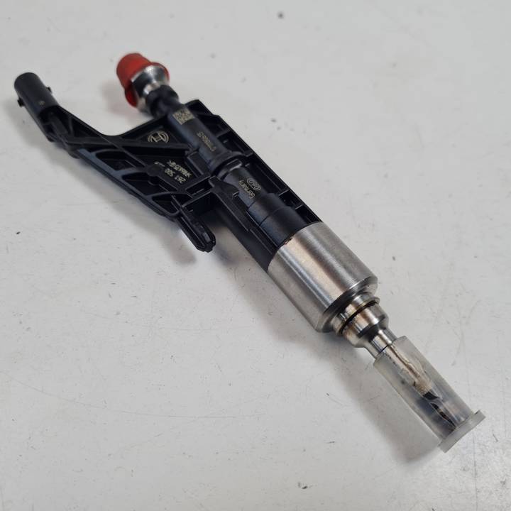 INYECTOR 1353763999006 BMW 1 F20 LCI Autodesguaces Alicante