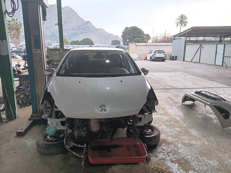 Imagen del vehículo PEUGEOT 208