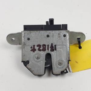 CERRADURA MALETERO / PORTON 13317445 OPEL CORSA D Autodesguaces Alicante