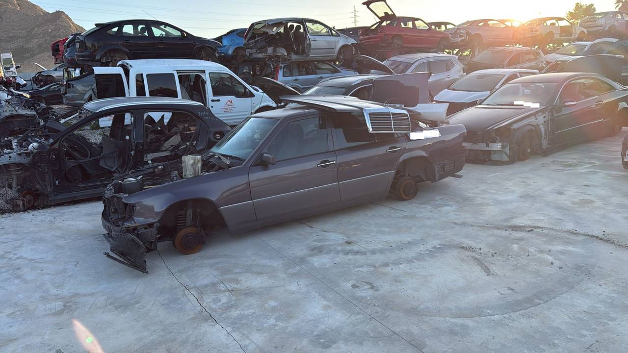 Imagen del vehículo MERCEDES-BENZ CLASE E (W124) BERLINA