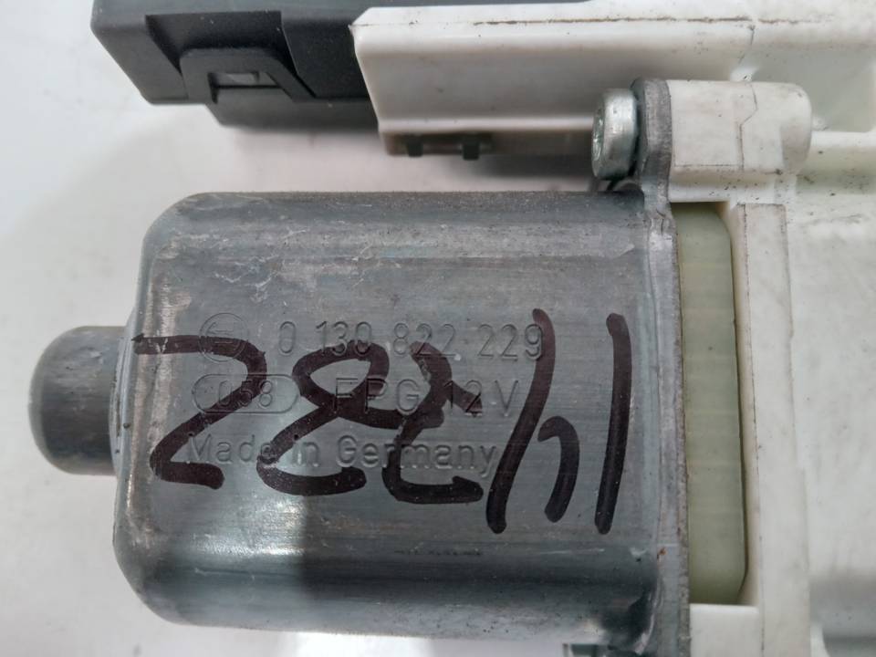 MOTOR ELEVALUNAS DELANTERO DERECHO