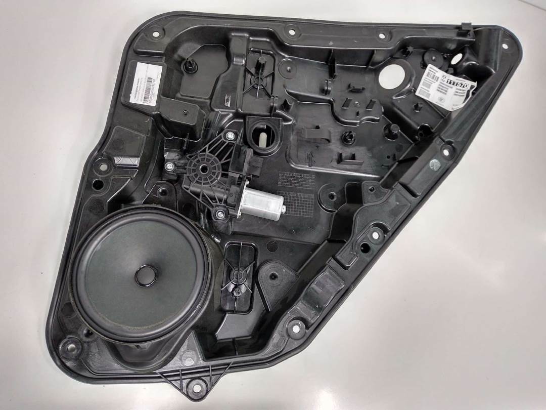 Lève-vitre arrière droit - A2047601634 - MERCEDES - CLASE GLA (W156)