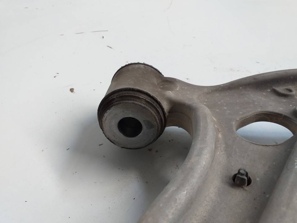 BRAZO SUSPENSION DELANTERO IZQUIERDO