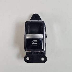 MANDO ELEVALUNAS DELANTERO DERECHO A2218704579 MERCEDES CLASE S (W221) BERLINA Autodesguaces Alicante