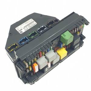 CAJA RELES / FUSIBLES A2129003414 MERCEDES CLASE C (W204) LIM. Autodesguaces Alicante