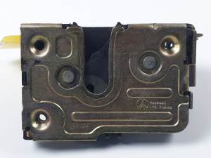 CERRADURA PUERTA DELANTERA DERECHA IVECO DAILY CAJA CERRADA (1999 =>) Autodesguaces Alicante