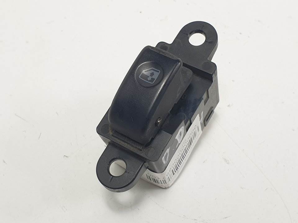 MANDO ELEVALUNAS DELANTERO DERECHO - 9358006000 - HYUNDAI - ATOS PRIME (MX)
