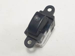MANDO ELEVALUNAS DELANTERO DERECHO 9358006000 HYUNDAI ATOS PRIME (MX) Autodesguaces Alicante
