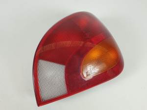 PILOTO TRASERO DERECHO 96FG13N004 FORD FIESTA BERLINA (DX) Autodesguaces Alicante