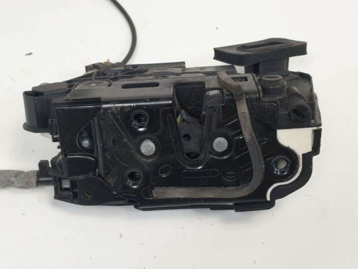 CERRADURA PUERTA TRASERA DERECHA 5K4839016Q SEAT LEON (5F1) Autodesguaces Alicante