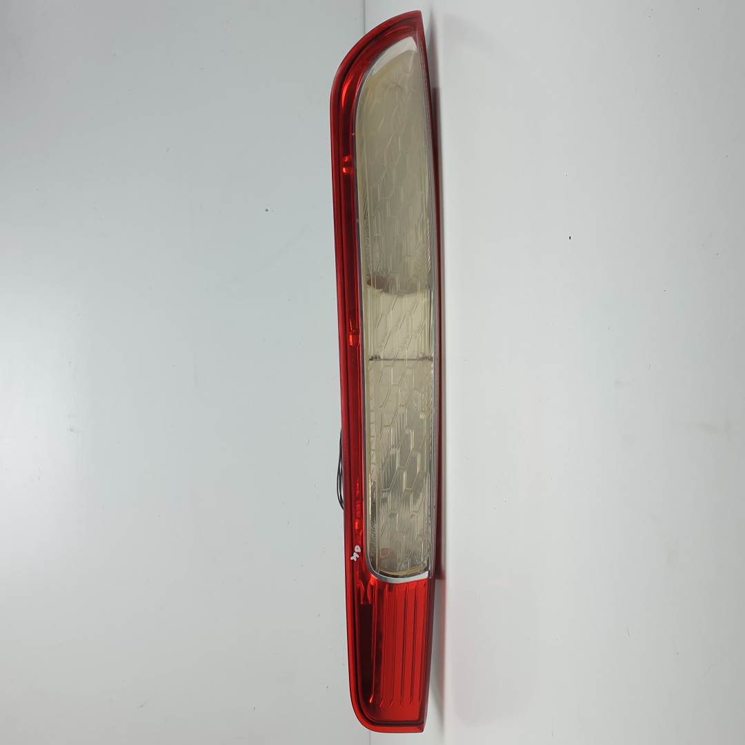 PILOTO TRASERO DERECHO - 8M5113404A - FORD - FOCUS LIM. (CB4)