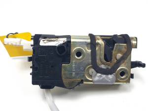 CERRADURA PUERTA DELANTERA DERECHA 9660698180 PEUGEOT 407 Autodesguaces Alicante