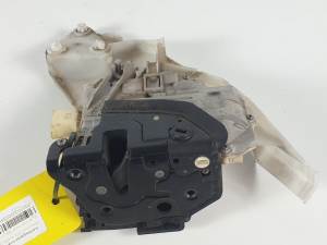 CERRADURA PUERTA TRASERA DERECHA 3C4839016A VOLKSWAGEN PASSAT BERLINA (3C2) Autodesguaces Alicante