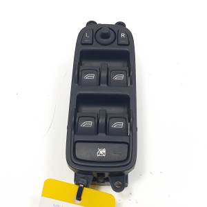 MANDO ELEVALUNAS DELANTERO IZQUIERDO 30773210 VOLVO S40 BERLINA Autodesguaces Alicante