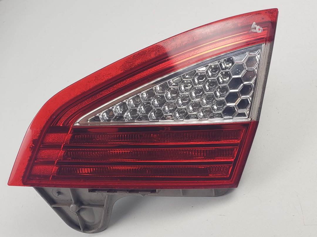 PILOTO TRASERO DERECHO INTERIOR - 7S7113A602A - FORD - MONDEO BER. (CA2)