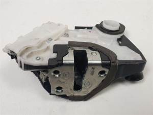CERRADURA PUERTA DELANTERA DERECHA M4911110M2 HONDA HR-V (..) Autodesguaces Alicante