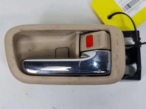 MANETA INTERIOR DELANTERA DERECHA LEXUS RX300 (MCU15) Autodesguaces Alicante