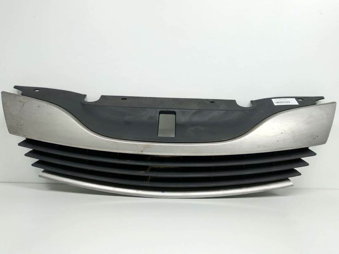 REJILLA DELANTERA - 8200012581 - RENAULT - LAGUNA II (BG0)