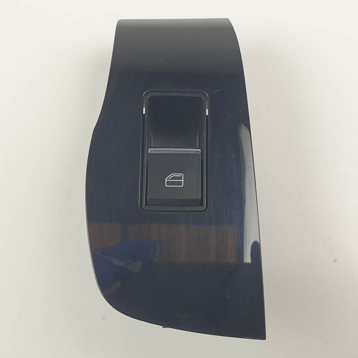 MANDO ELEVALUNAS TRASERO DERECHO BDGF66370 MAZDA CX-30 Autodesguaces Alicante
