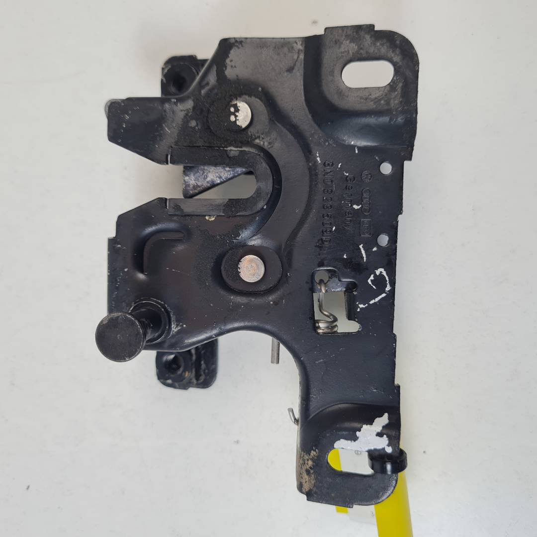 Serrure de capot - 8N0823509D - AUDI - TT (8N3/8N9)