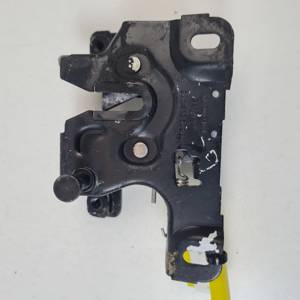 CERRADURA CAPOT 8N0823509D AUDI TT (8N3/8N9) Autodesguaces Alicante