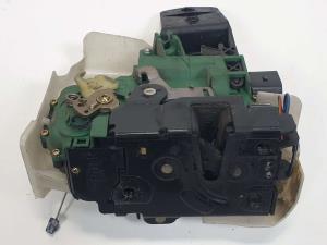 CERRADURA PUERTA DELANTERA IZQUIERDA VOLKSWAGEN PASSAT BERLINA (3B3) Autodesguaces Alicante