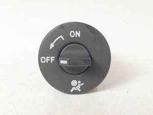 INTERRUPTOR 8200169589 RENAULT LAGUNA GRANDTOUR III Autodesguaces Alicante