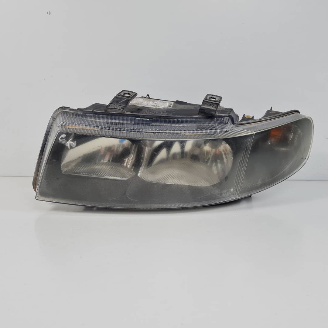 FARO IZQUIERDO - SEAT - TOLEDO (1M2)