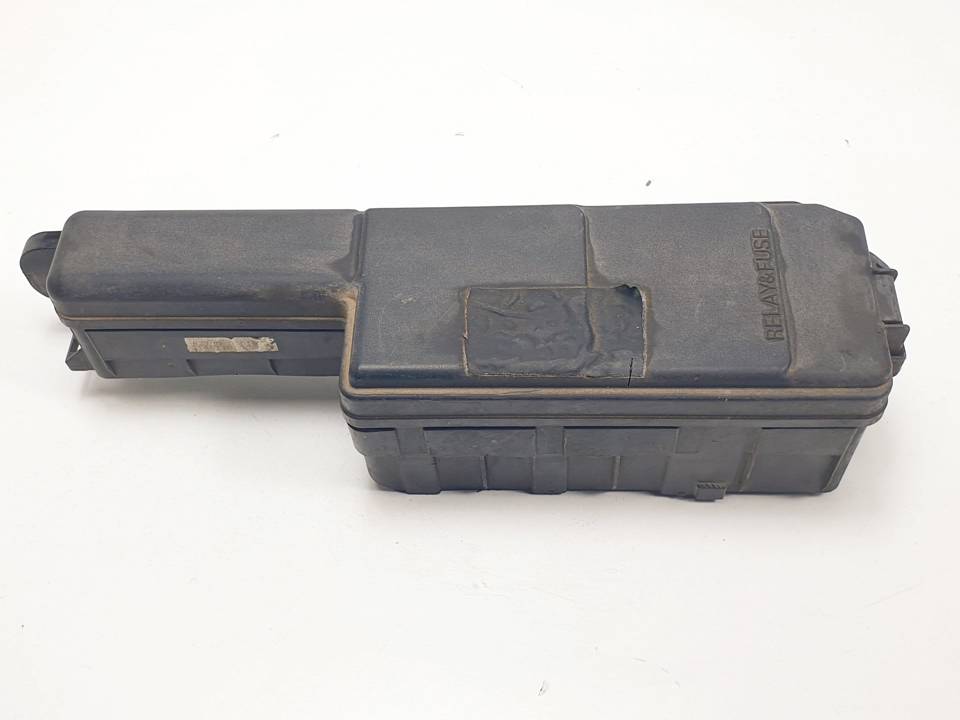 CAJA RELES / FUSIBLES 82720050 TOYOTA AVENSIS BERLINA (T22) Autodesguaces Alicante