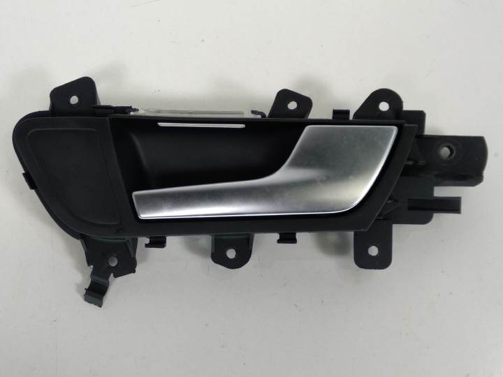 MANETA INTERIOR TRASERA DERECHA 8K0839020 AUDI A4 BER. (B8) Autodesguaces Alicante