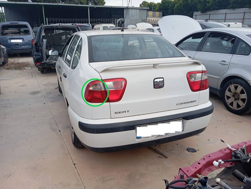 PILOTO TRASERO IZQUIERDO