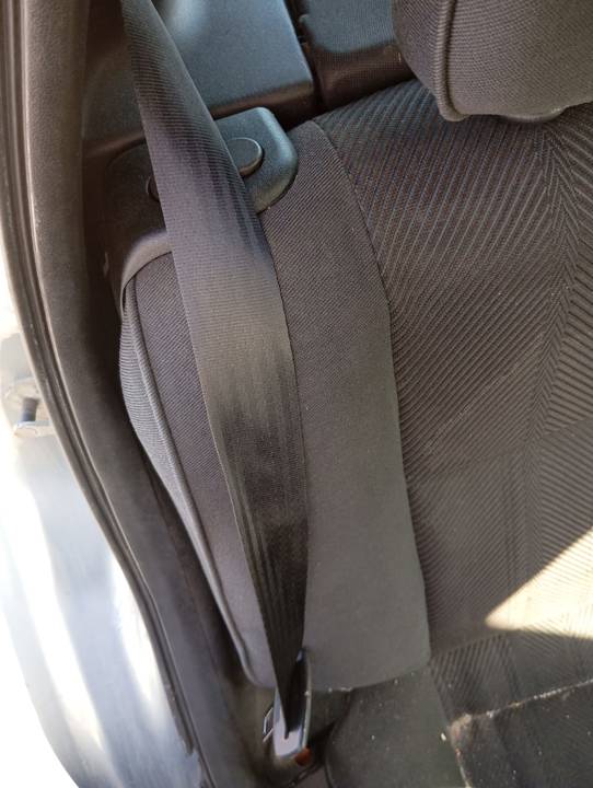 CINTURON SEGURIDAD TRASERO DERECHO